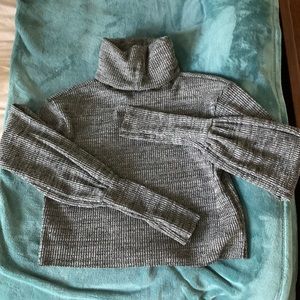 3 for $9!😎 Gray cropped turtleneck sweater